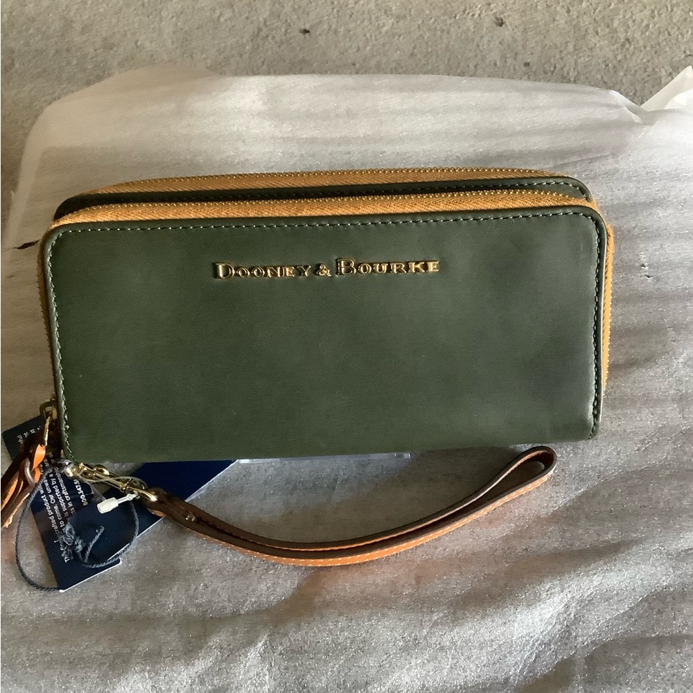 Dooney and Bourke wristlet